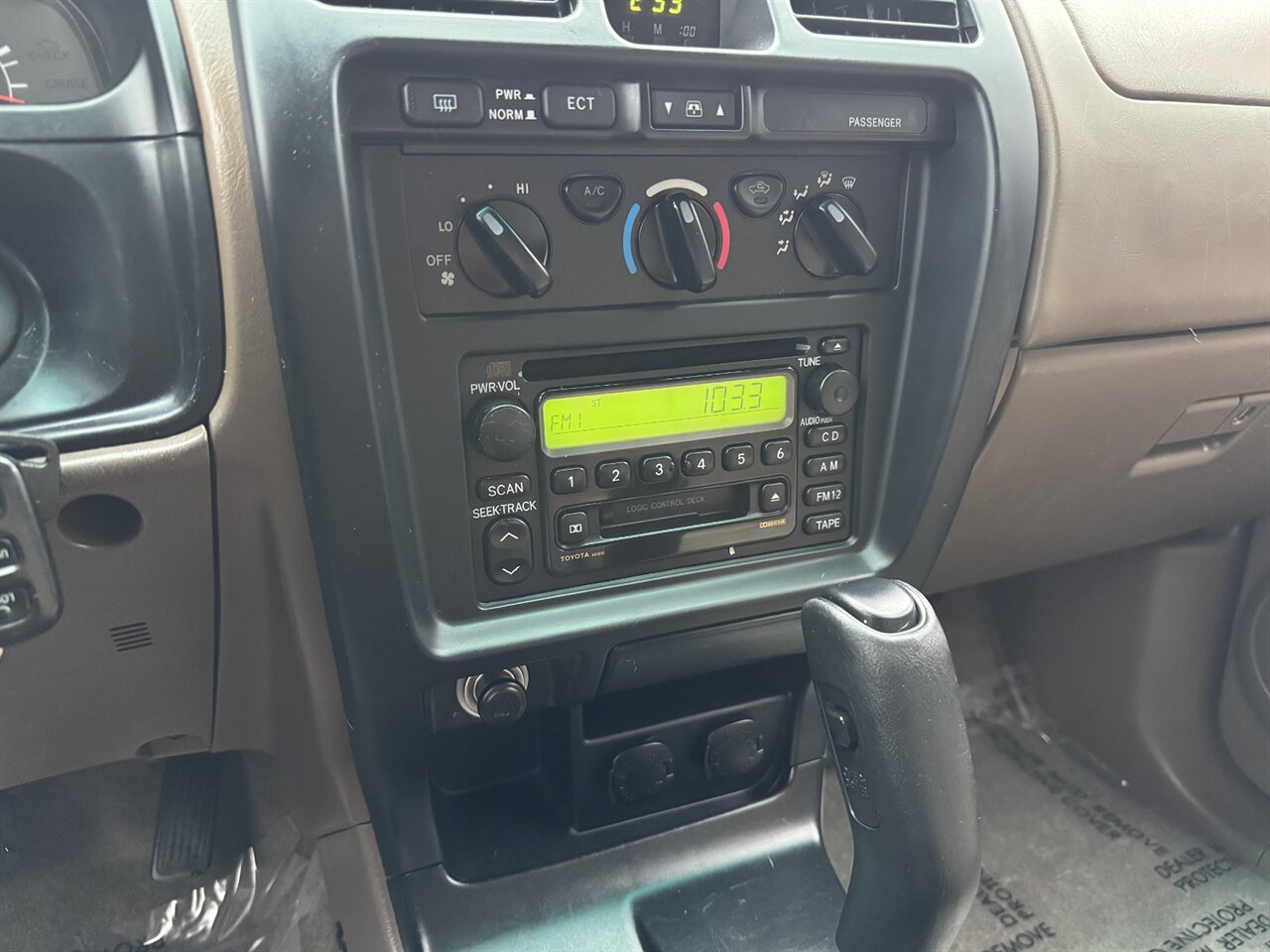 2002 Toyota 4Runner SR5 4WD - LOCAL WASHINGTON CAR. - Photo 31 - Portland, OR 97211