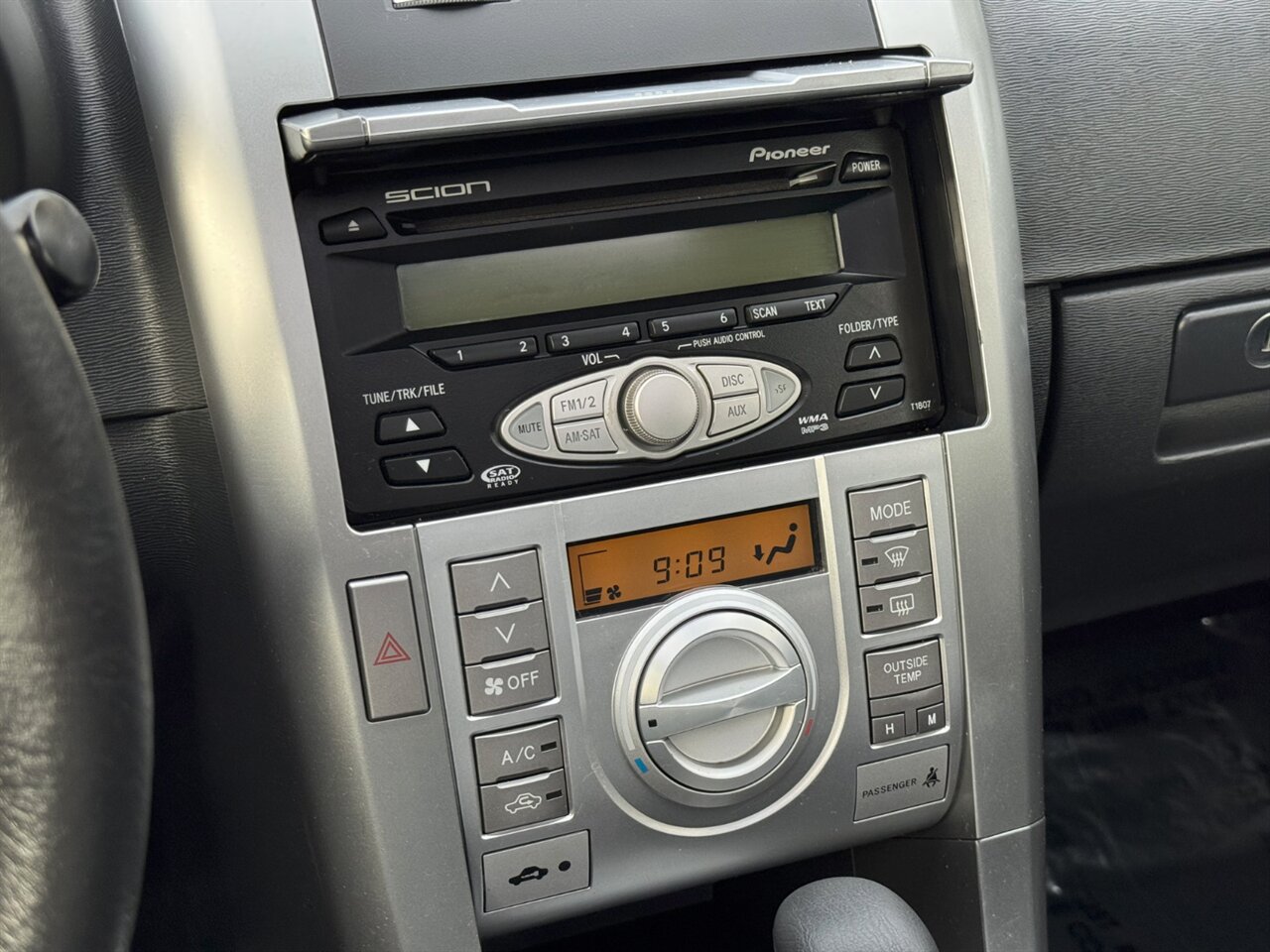 2006 Scion tC ONE OWNER   - Photo 19 - Portland, OR 97211
