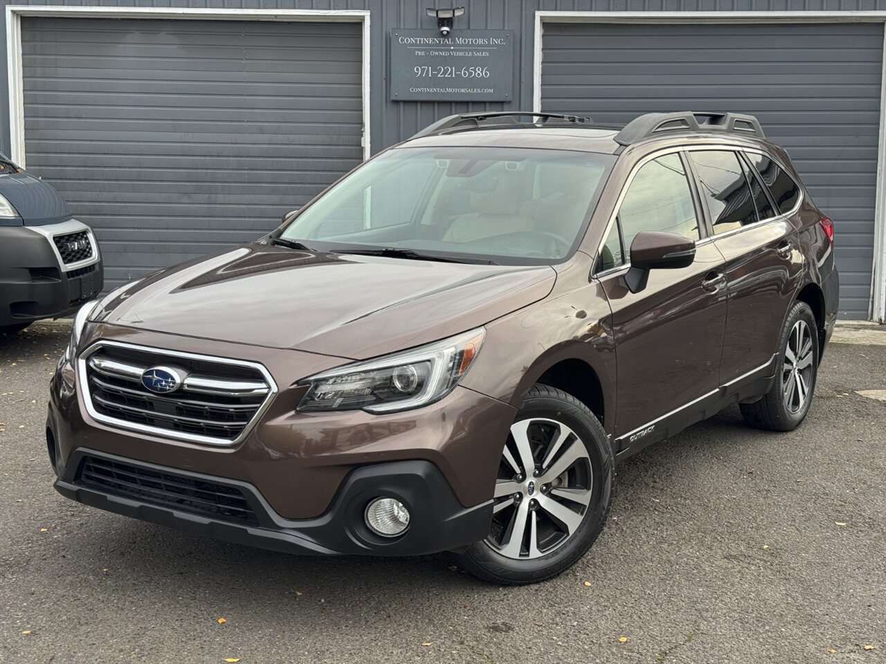 2019 Subaru Outback 2.5i Limited EYESIGHT BLIS LEATHER   - Photo 1 - Portland, OR 97211