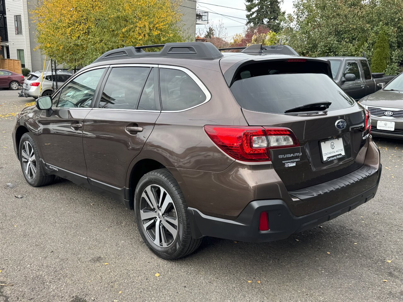 2019 Subaru Outback 2.5i Limited EYESIGHT BLIS LEATHER   - Photo 10 - Portland, OR 97211