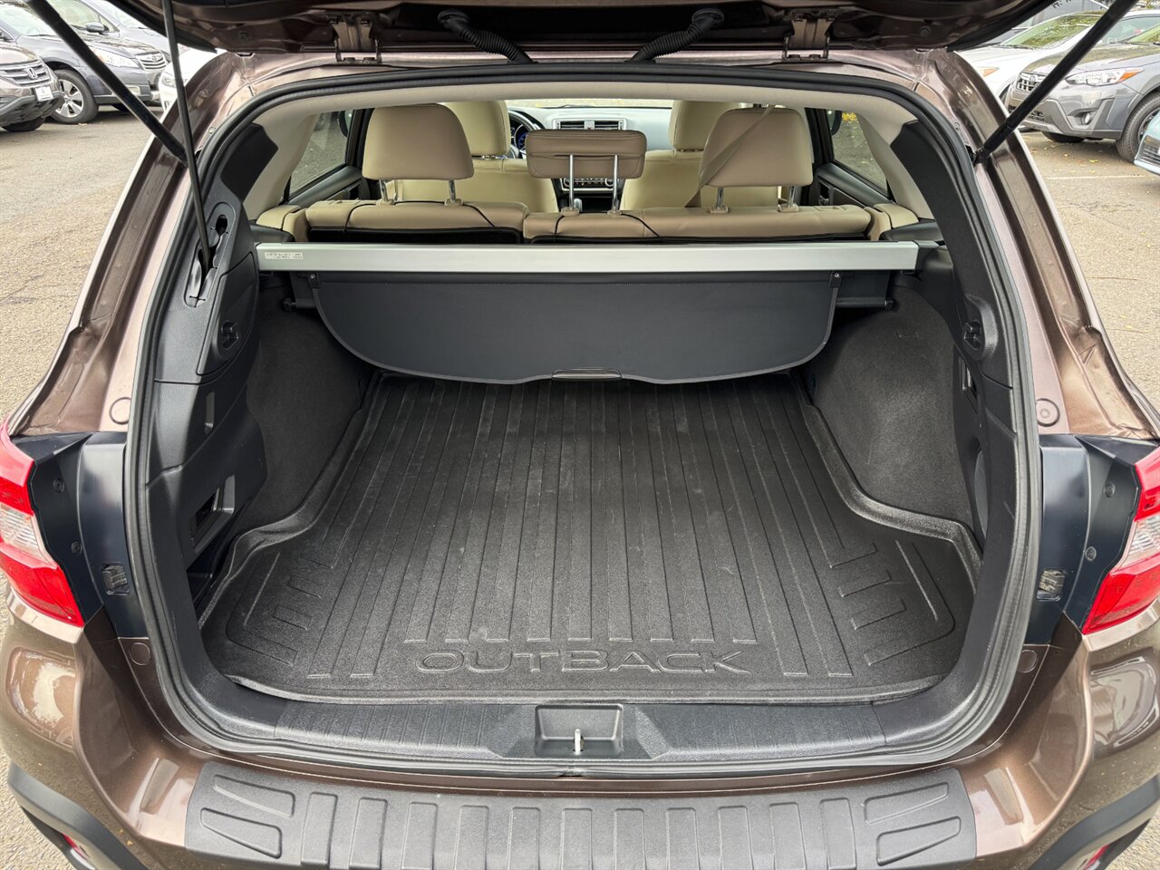 2019 Subaru Outback 2.5i Limited EYESIGHT BLIS LEATHER   - Photo 15 - Portland, OR 97211