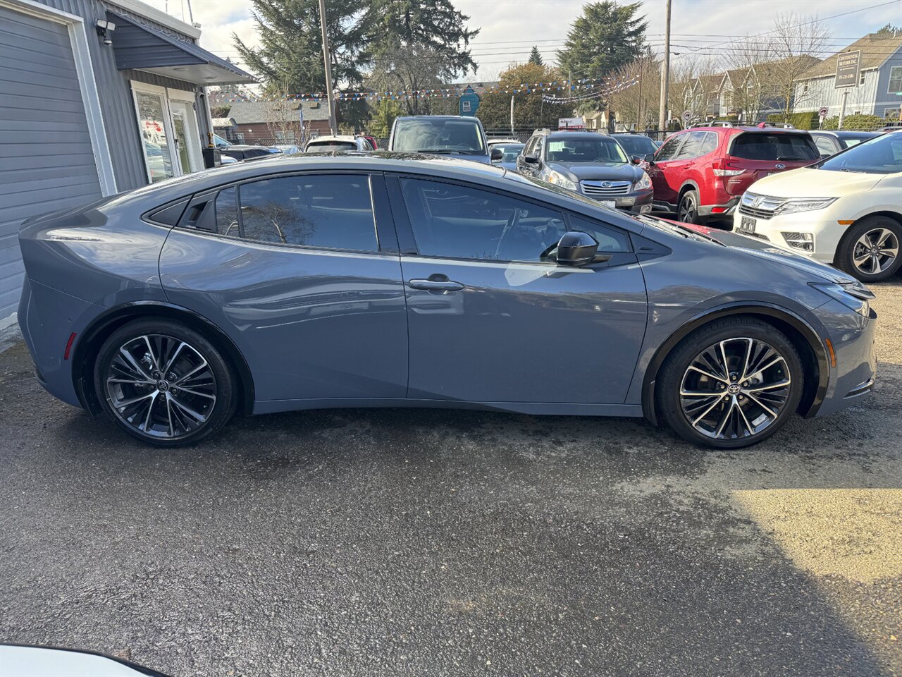 2024 Toyota Prius Limited HYBRID 52 / 52 MPG   - Photo 7 - Portland, OR 97211