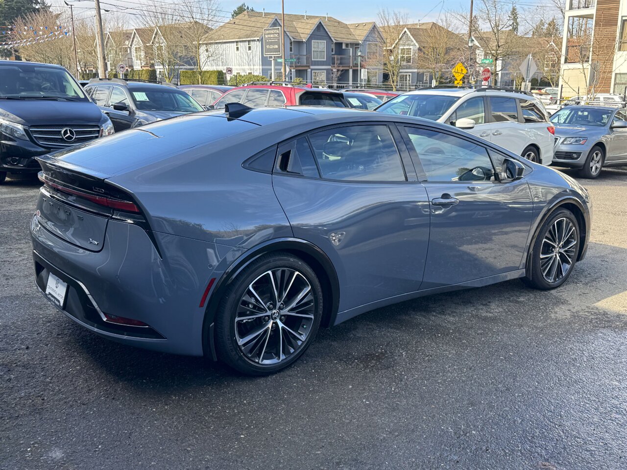 2024 Toyota Prius Limited HYBRID 52 / 52 MPG   - Photo 8 - Portland, OR 97211