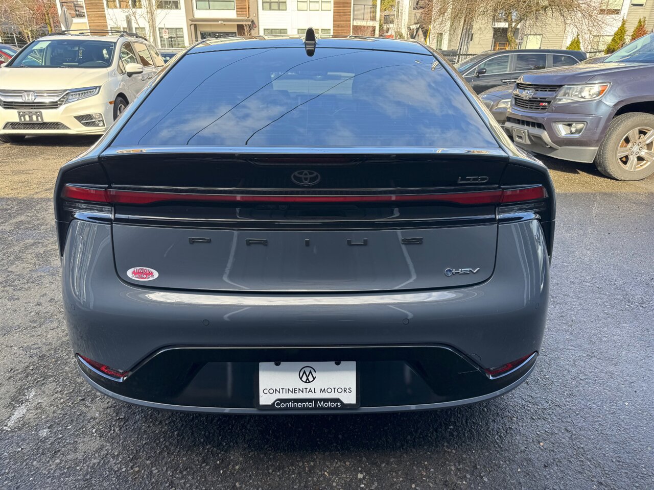 2024 Toyota Prius Limited HYBRID 52 / 52 MPG   - Photo 9 - Portland, OR 97211