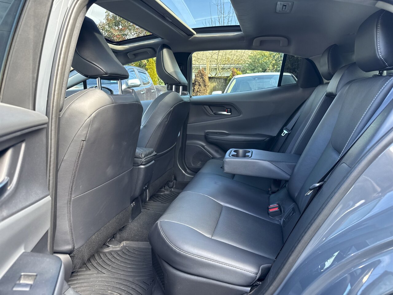 2024 Toyota Prius Limited HYBRID 52 / 52 MPG   - Photo 13 - Portland, OR 97211