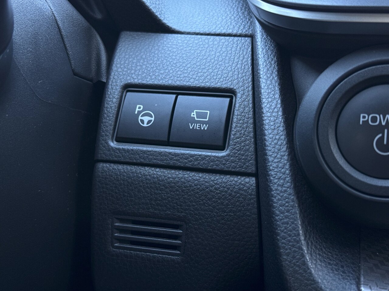 2024 Toyota Prius Limited HYBRID 52 / 52 MPG   - Photo 37 - Portland, OR 97211