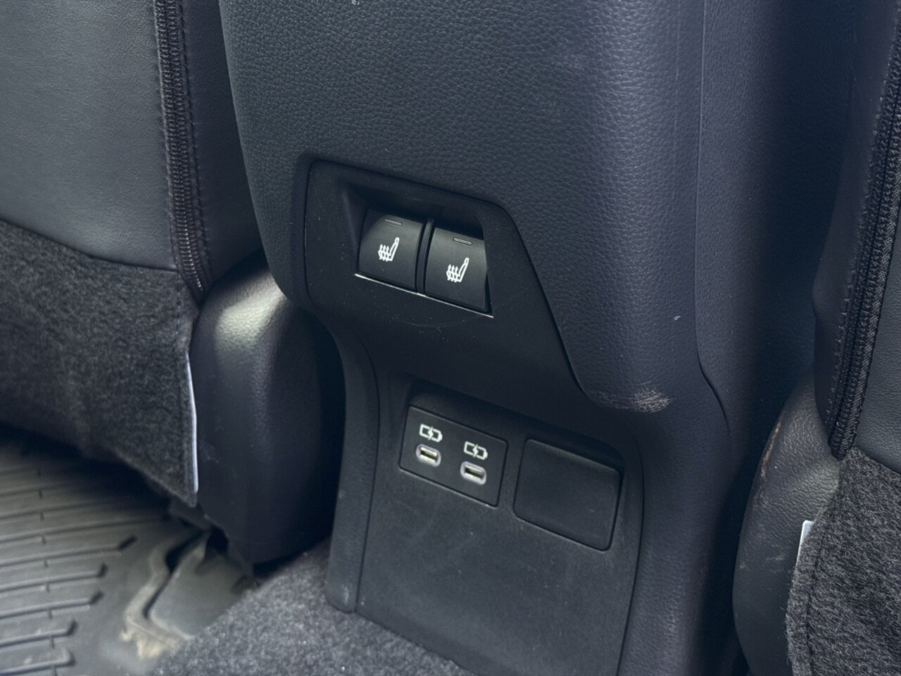 2024 Toyota Prius Limited HYBRID 52 / 52 MPG   - Photo 17 - Portland, OR 97211