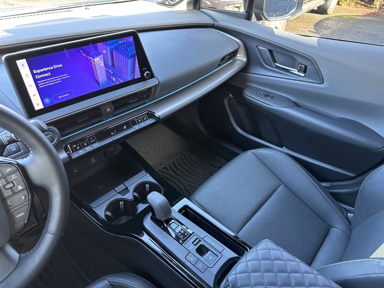 2024 Toyota Prius Limited HYBRID 52 / 52 MPG   - Photo 27 - Portland, OR 97211