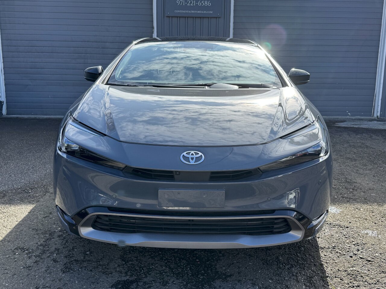 2024 Toyota Prius Limited HYBRID 52 / 52 MPG   - Photo 5 - Portland, OR 97211