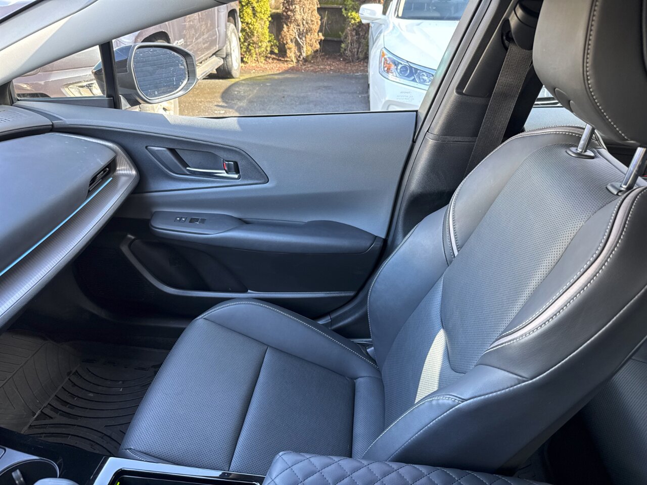 2024 Toyota Prius Limited HYBRID 52 / 52 MPG   - Photo 28 - Portland, OR 97211