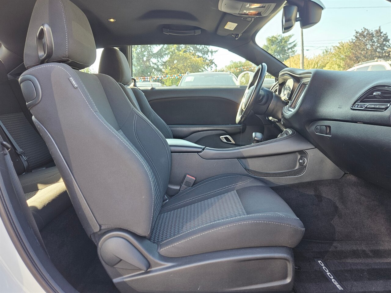 2016 Dodge Challenger SXT - Photo 26 - Portland, OR 97211