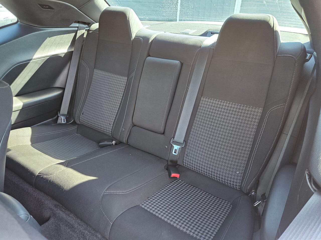 2016 Dodge Challenger SXT - Photo 23 - Portland, OR 97211