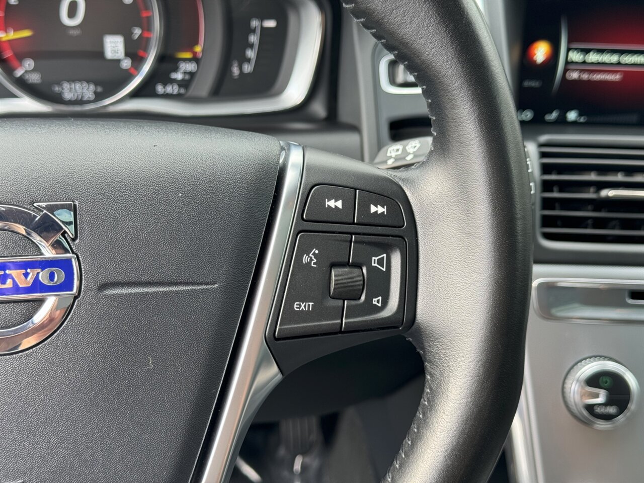 2017 Volvo XC60 T6 Dynamic AWD ADAPTIVE LOADED - Photo 24 - Portland, OR 97211