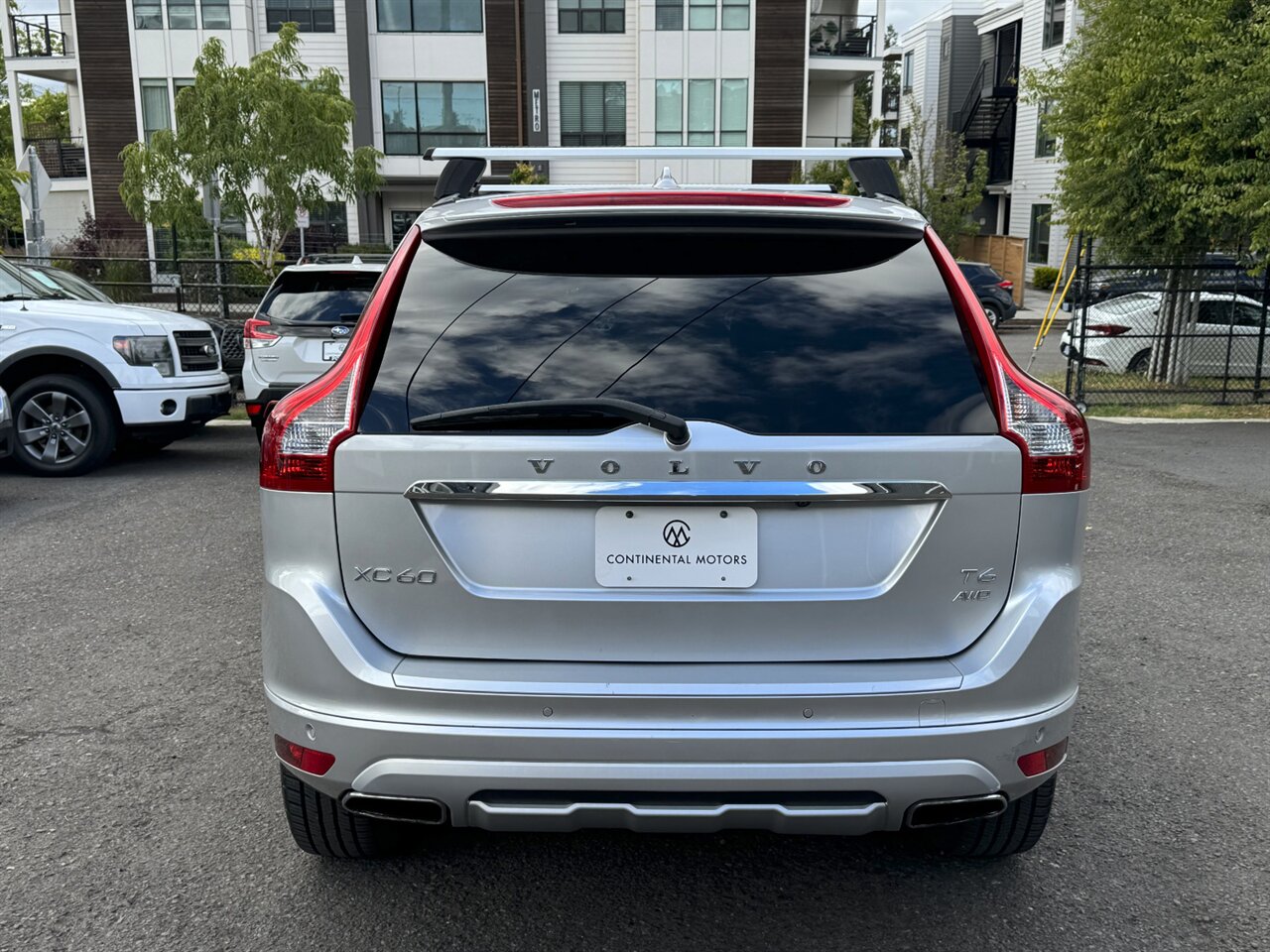 2017 Volvo XC60 T6 Dynamic AWD ADAPTIVE LOADED - Photo 8 - Portland, OR 97211