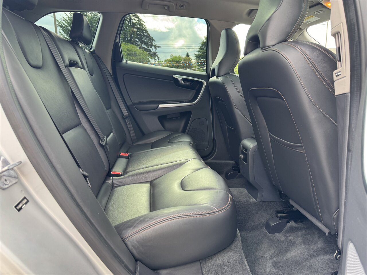 2017 Volvo XC60 T6 Dynamic AWD ADAPTIVE LOADED - Photo 18 - Portland, OR 97211