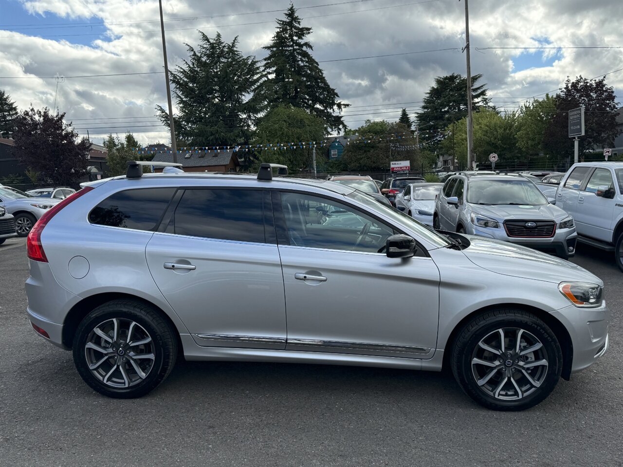 2017 Volvo XC60 T6 Dynamic AWD ADAPTIVE LOADED - Photo 6 - Portland, OR 97211