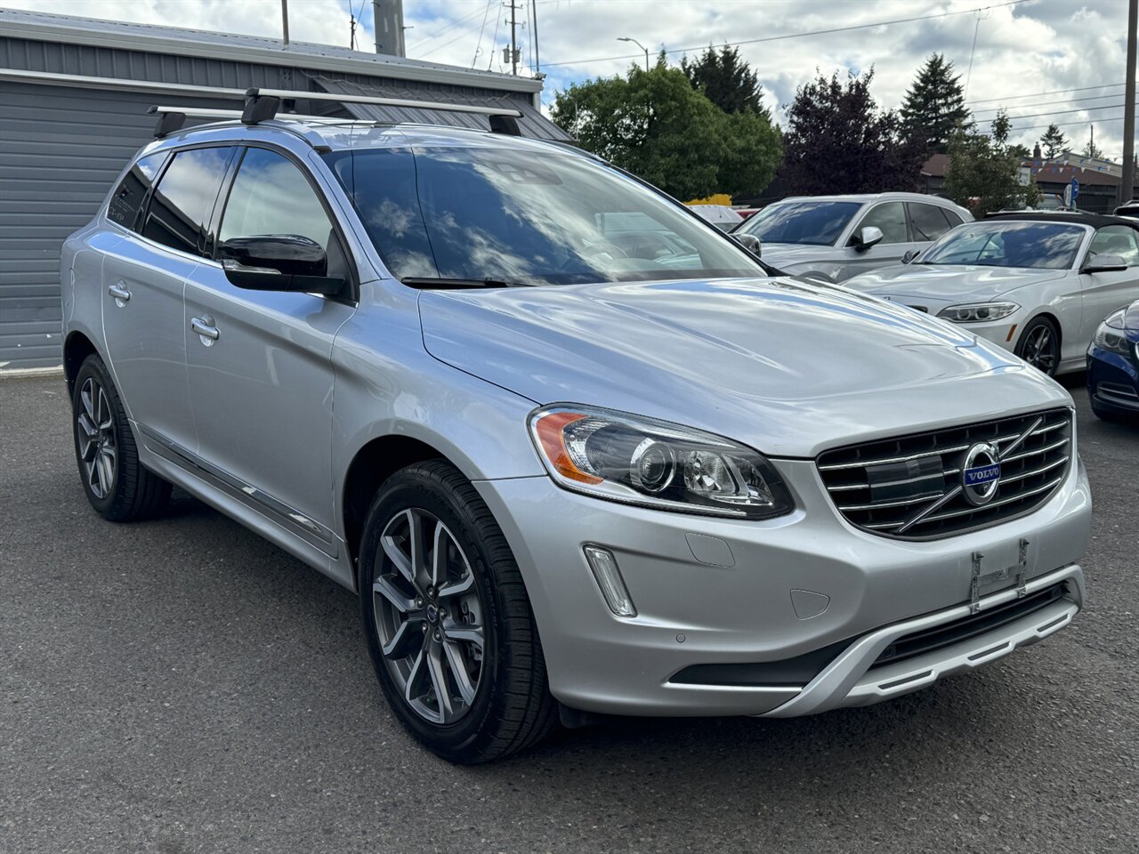 2017 Volvo XC60 T6 Dynamic AWD ADAPTIVE LOADED - Photo 5 - Portland, OR 97211