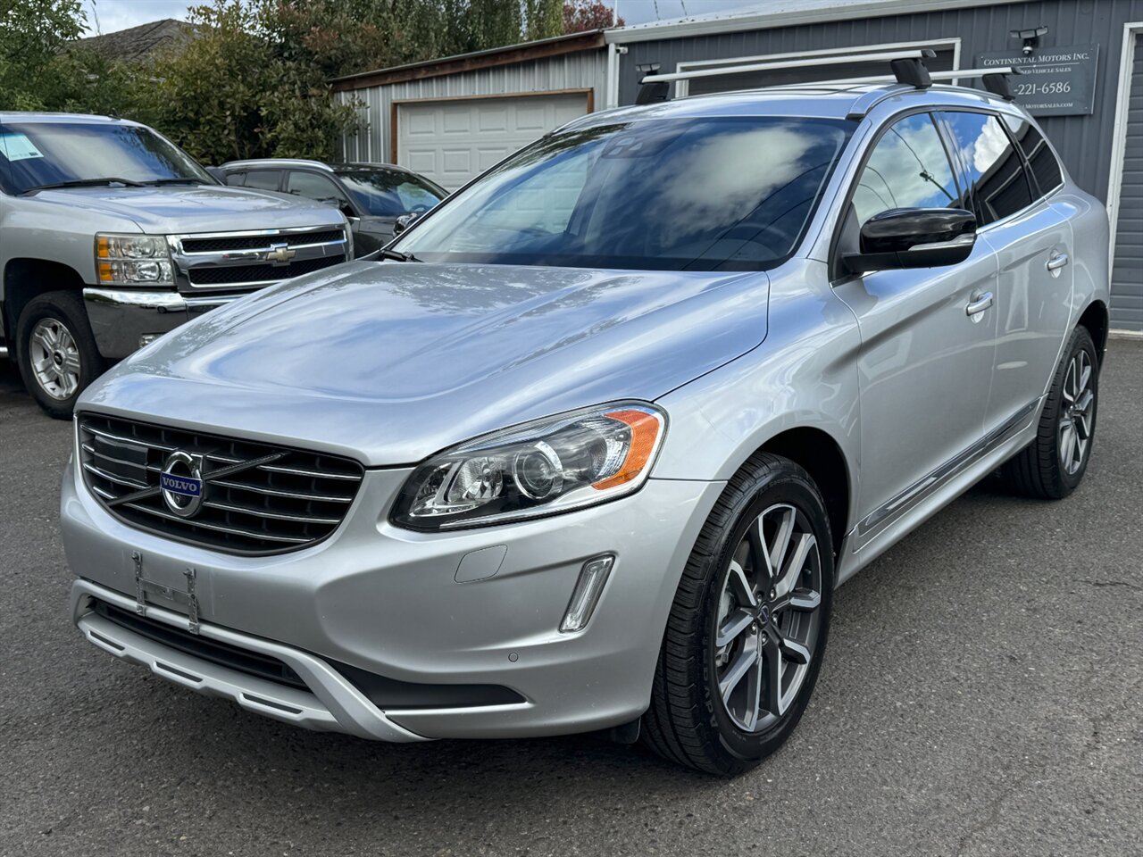 2017 Volvo XC60 T6 Dynamic AWD ADAPTIVE LOADED - Photo 3 - Portland, OR 97211