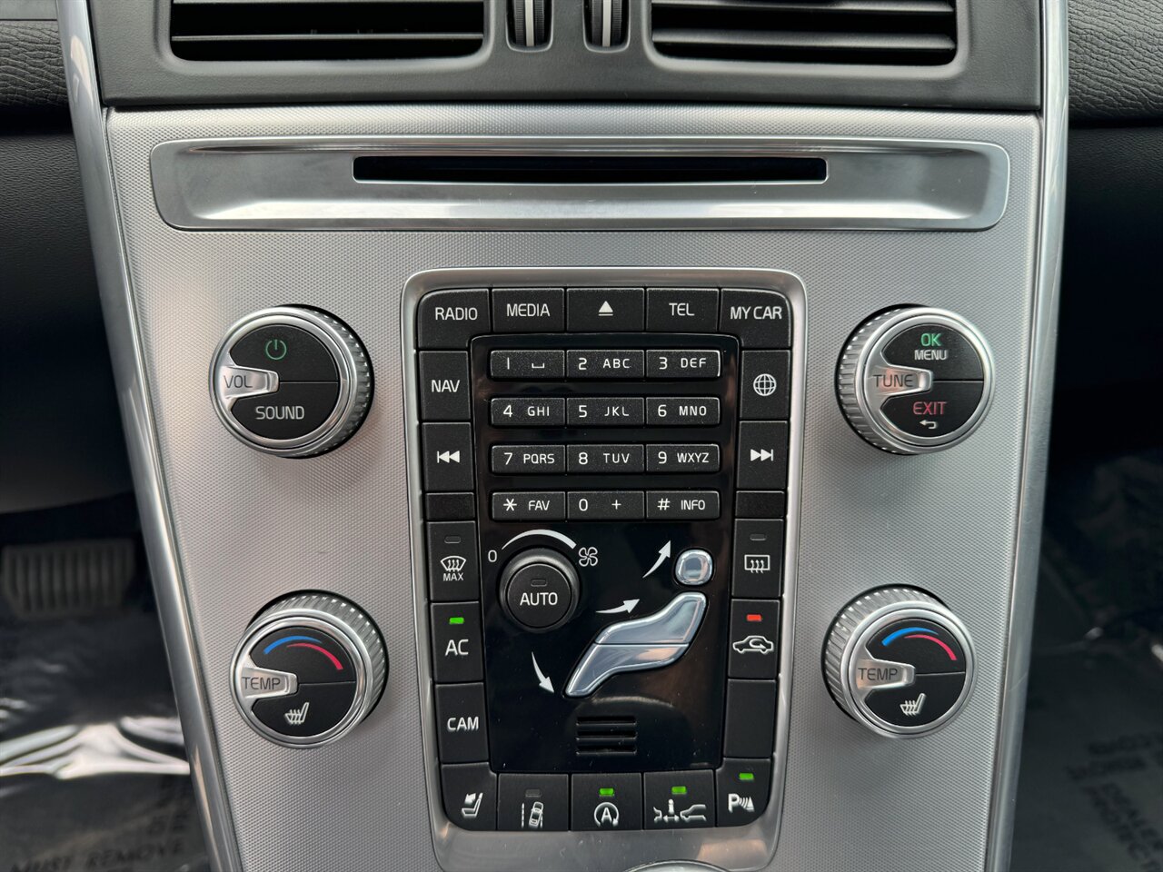 2017 Volvo XC60 T6 Dynamic AWD ADAPTIVE LOADED - Photo 13 - Portland, OR 97211