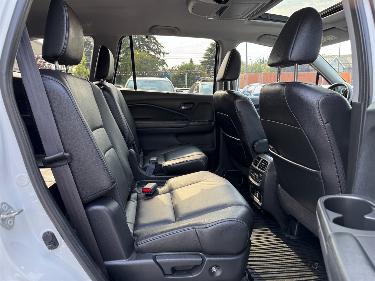 2020 Honda Pilot Touring w/Rear Captain's Chairs - Photo 20 - Portland, OR 97211