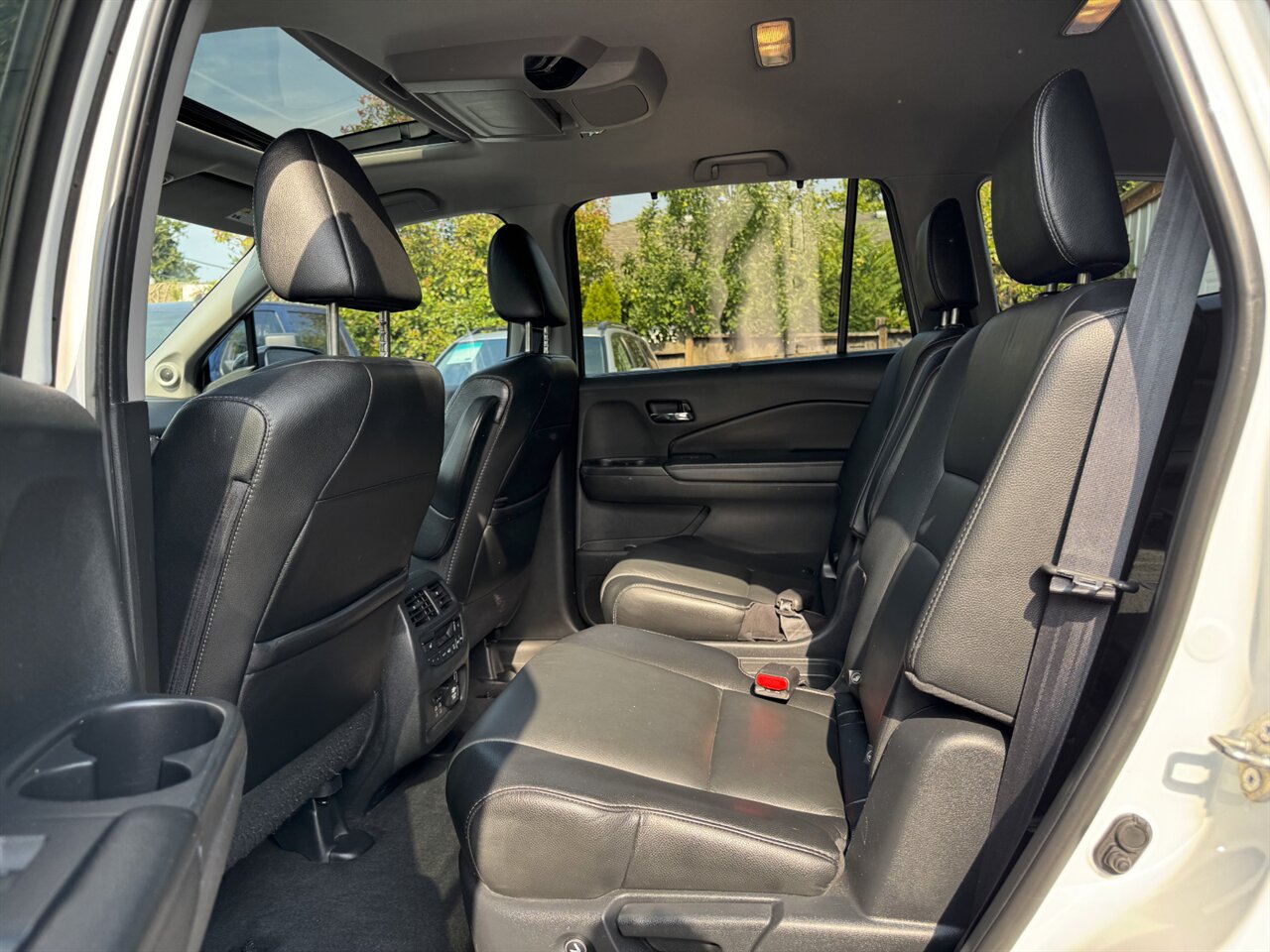 2020 Honda Pilot Touring w/Rear Captain's Chairs - Photo 13 - Portland, OR 97211