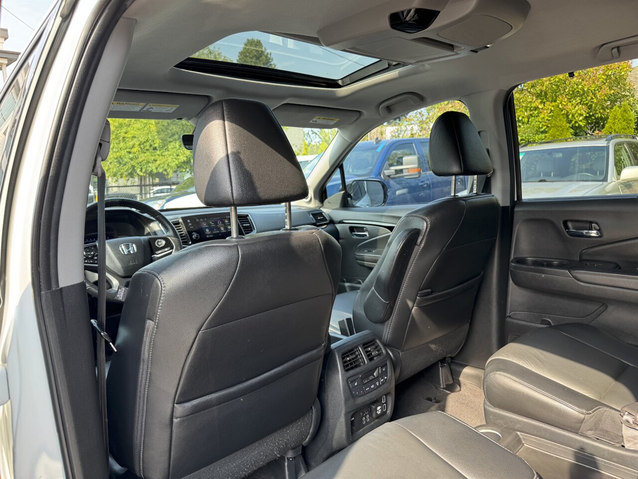 2020 Honda Pilot Touring w/Rear Captain's Chairs - Photo 14 - Portland, OR 97211