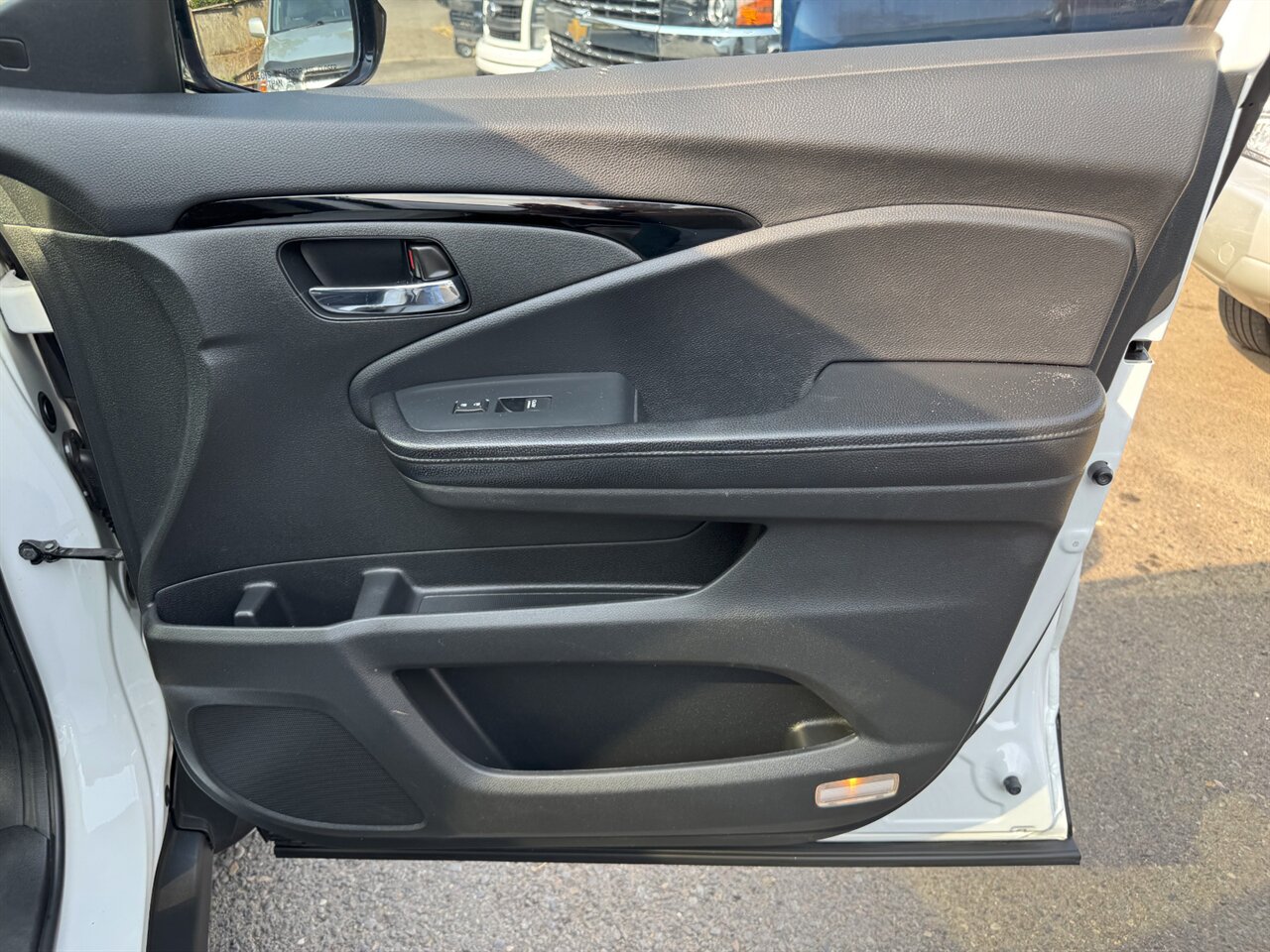 2020 Honda Pilot Touring w/Rear Captain's Chairs - Photo 24 - Portland, OR 97211