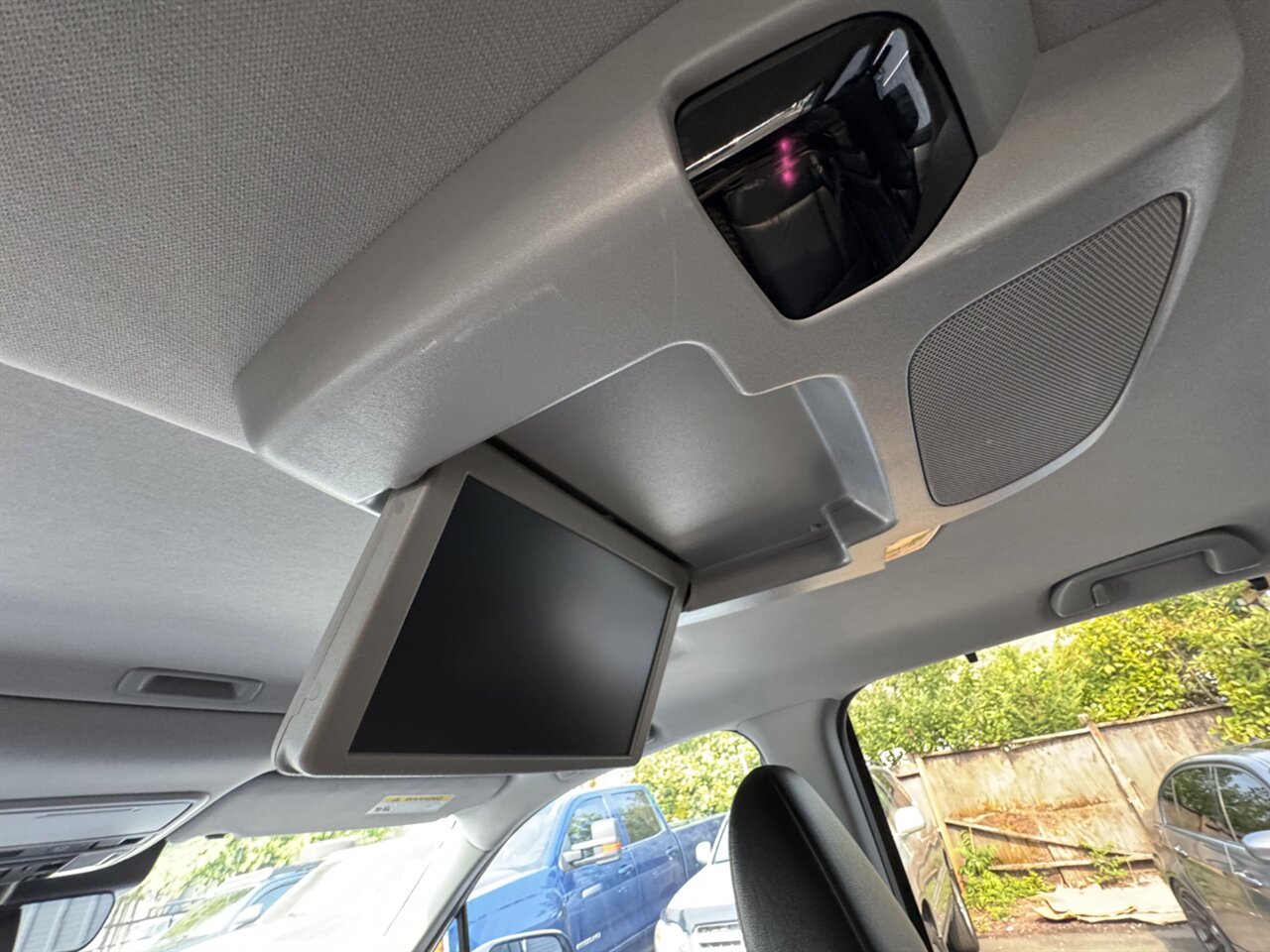 2020 Honda Pilot Touring w/Rear Captain's Chairs - Photo 37 - Portland, OR 97211