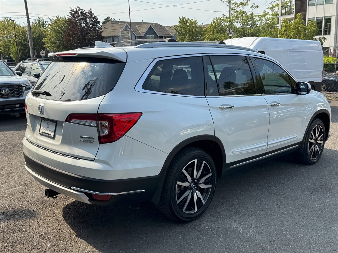 2020 Honda Pilot Touring w/Rear Captain's Chairs - Photo 8 - Portland, OR 97211