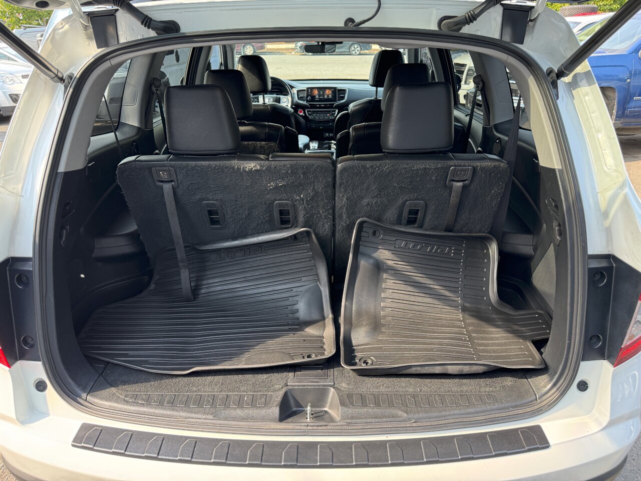 2020 Honda Pilot Touring w/Rear Captain's Chairs - Photo 18 - Portland, OR 97211