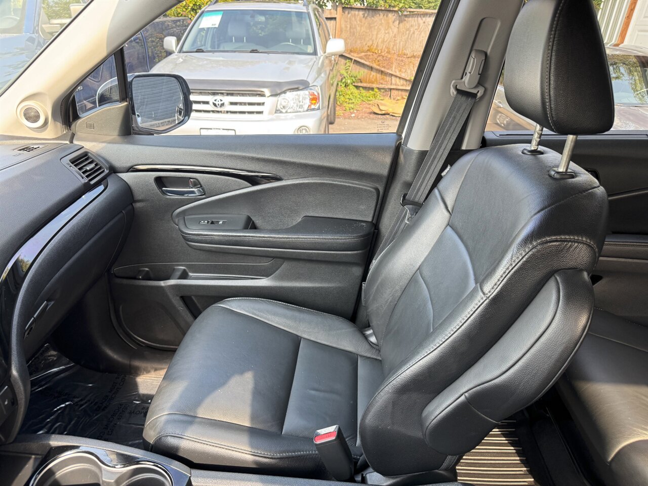 2020 Honda Pilot Touring w/Rear Captain's Chairs - Photo 32 - Portland, OR 97211