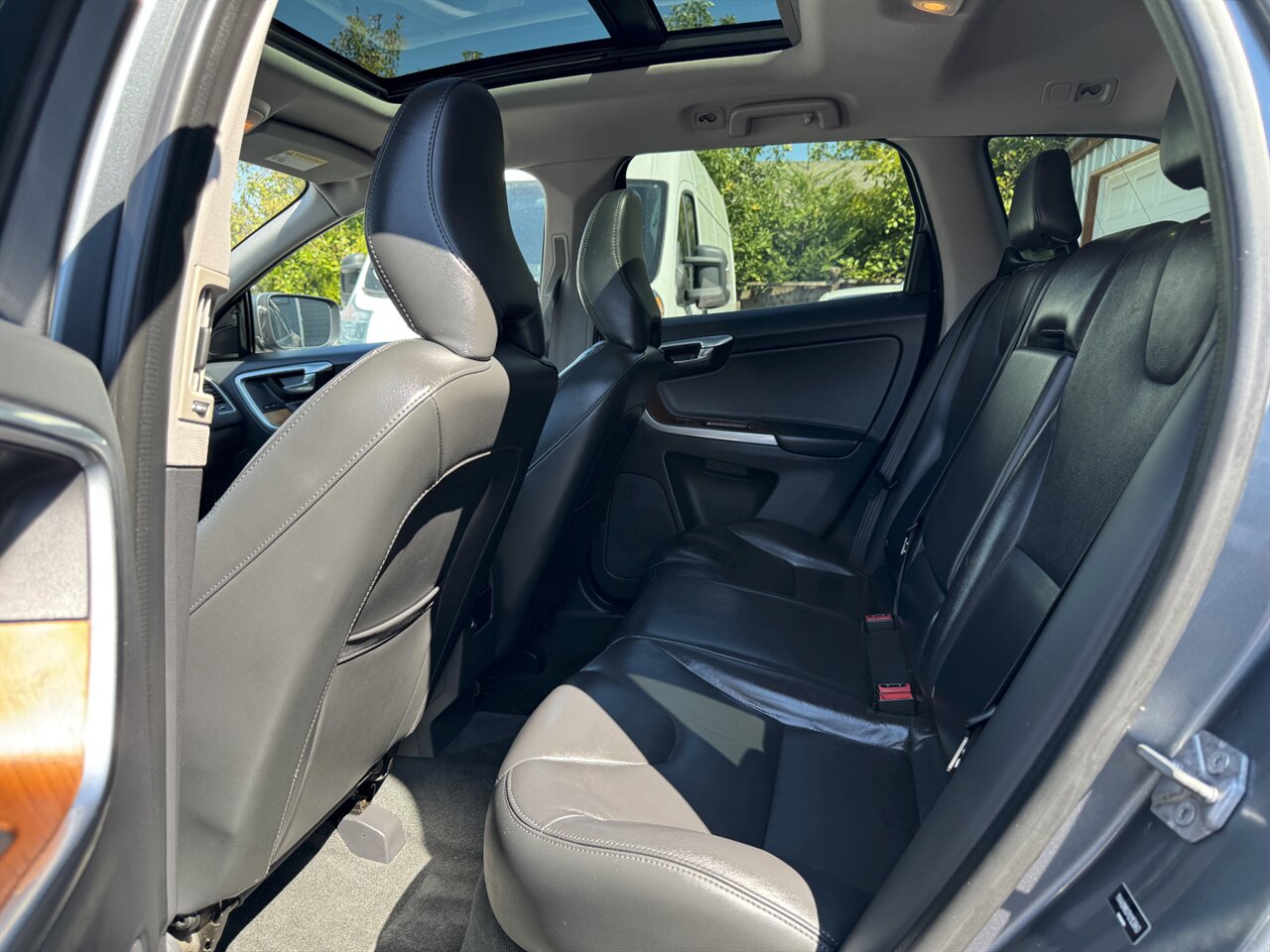 2017 Volvo XC60 T5 Inscription AWD ADAPTIVE CRUISE - Photo 12 - Portland, OR 97211