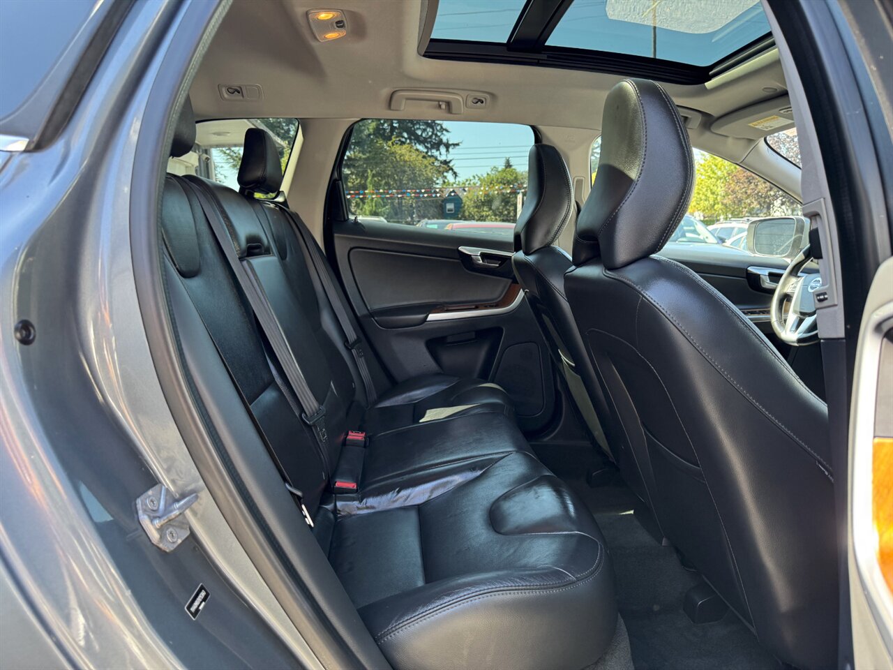 2017 Volvo XC60 T5 Inscription AWD ADAPTIVE CRUISE - Photo 16 - Portland, OR 97211