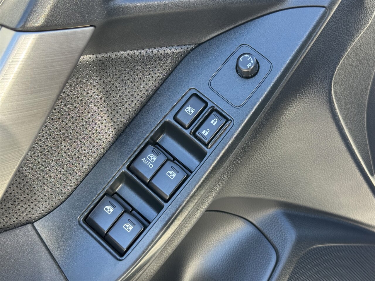 2015 Subaru Forester 2.0XT Touring LOADED   - Photo 20 - Portland, OR 97211