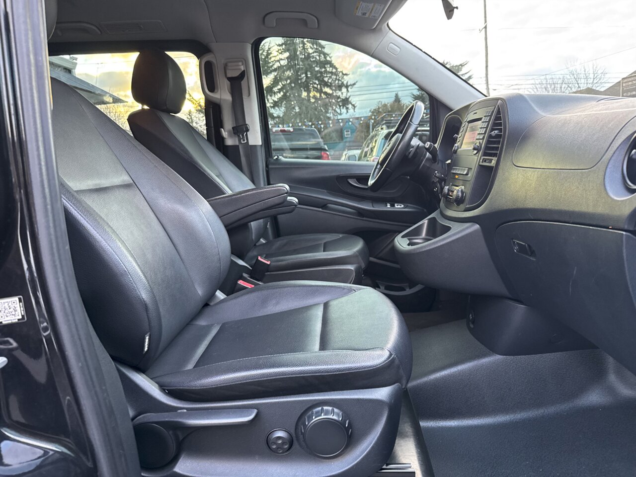 2018 Mercedes-Benz Metris Passenger   - Photo 18 - Portland, OR 97211