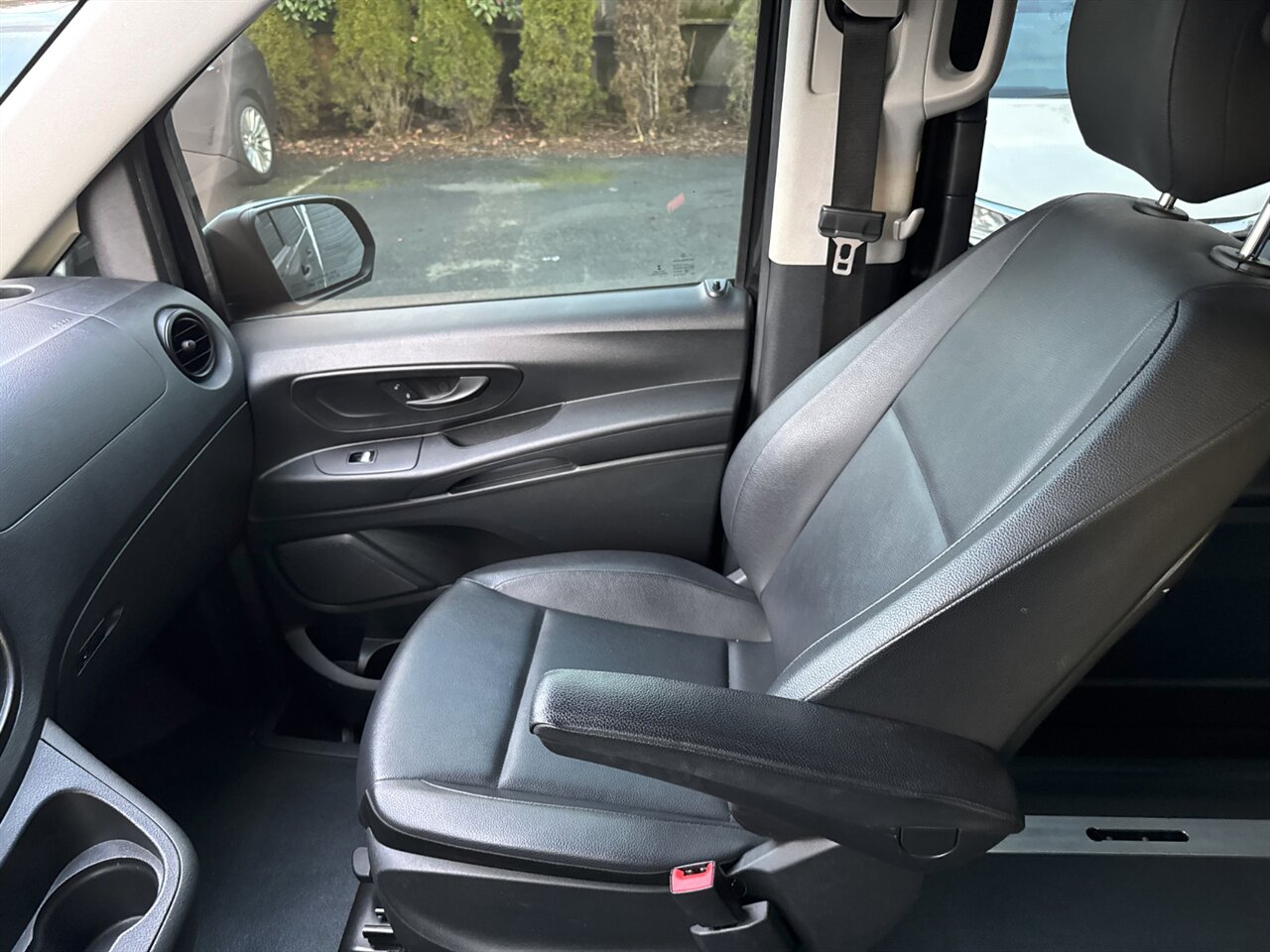 2018 Mercedes-Benz Metris Passenger   - Photo 25 - Portland, OR 97211