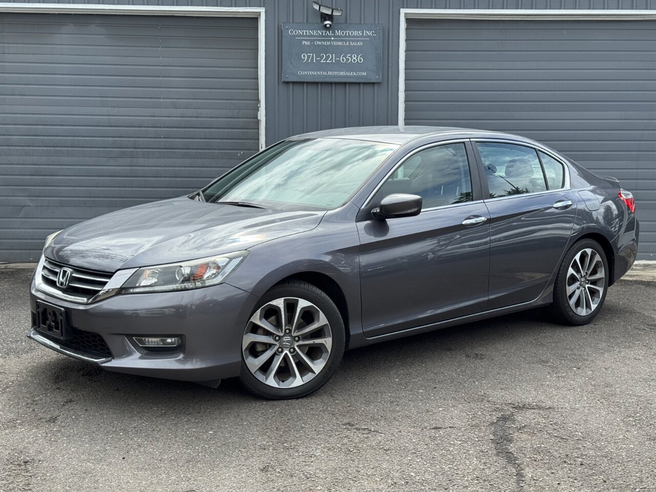 2013 Honda Accord Sport 1-OWNER BACKUP CAMERA - Photo 1 - Portland, OR 97211