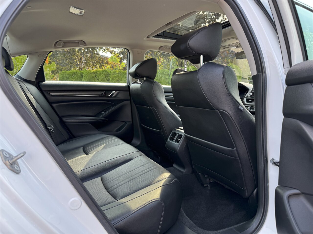 2020 Honda Accord Hybrid Touring ADAPTIVE CRUISE ONLY 56K MILES   - Photo 16 - Portland, OR 97211