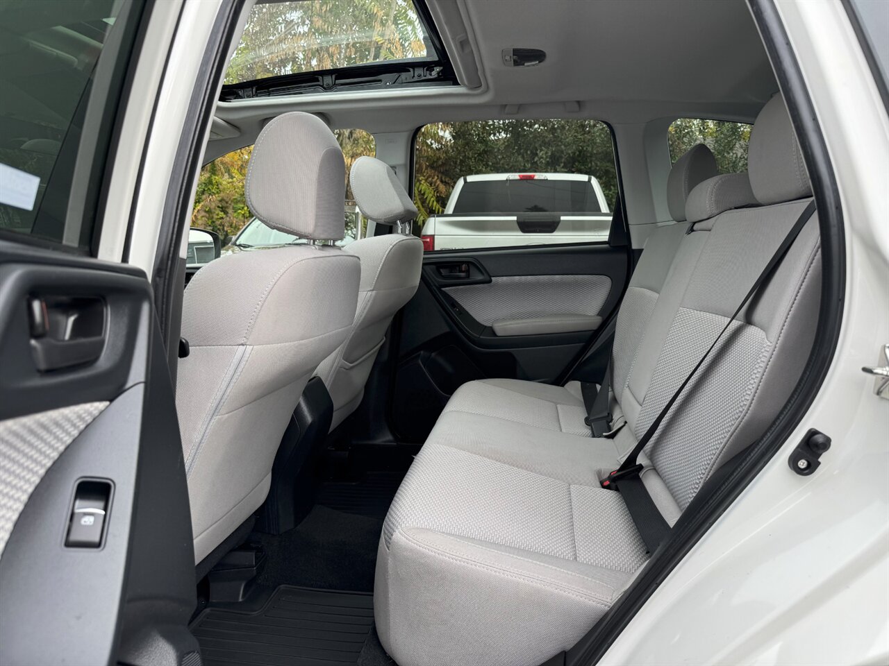 2017 Subaru Forester 2.5i Premium ADAPTIVE CRUISE   - Photo 13 - Portland, OR 97211