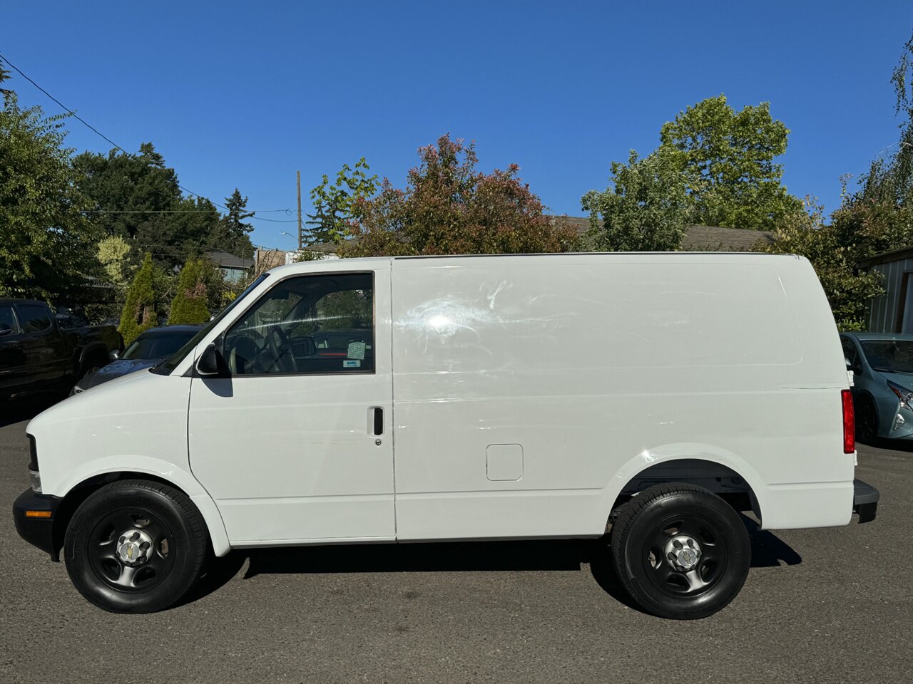 2005 Chevrolet Astro ONLY 59K MILES - Photo 10 - Portland, OR 97211