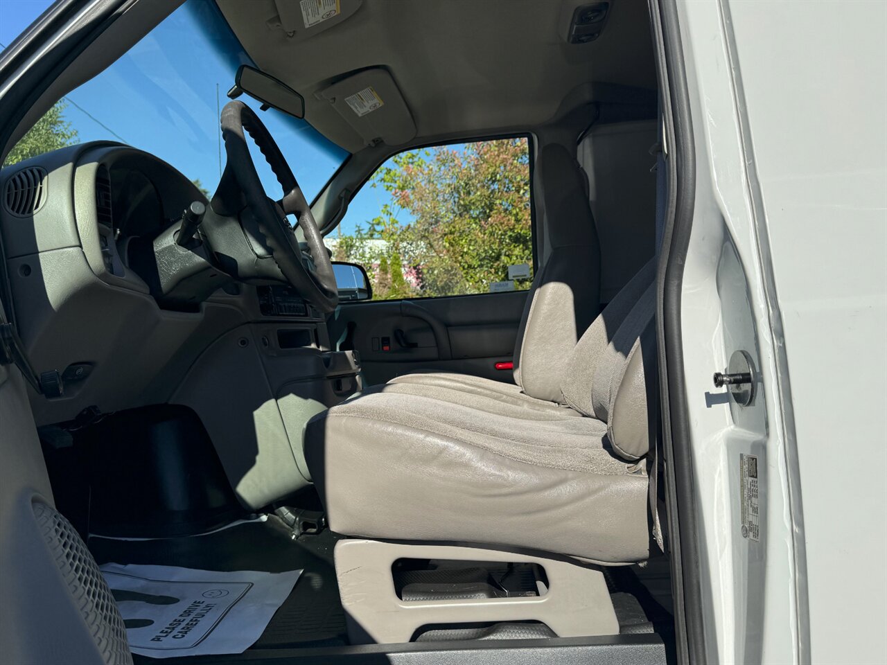 2005 Chevrolet Astro ONLY 59K MILES - Photo 16 - Portland, OR 97211