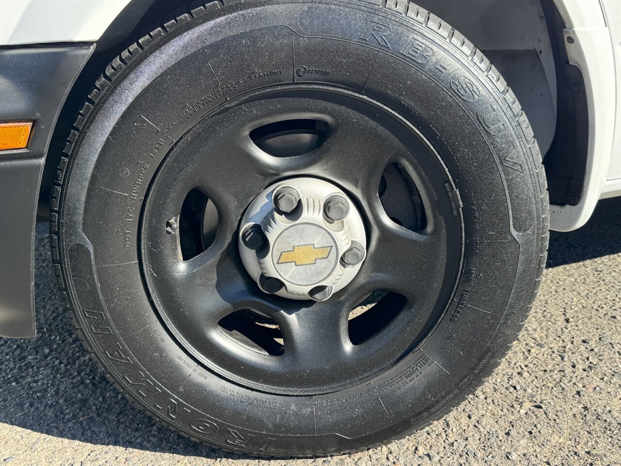 2005 Chevrolet Astro ONLY 59K MILES - Photo 22 - Portland, OR 97211
