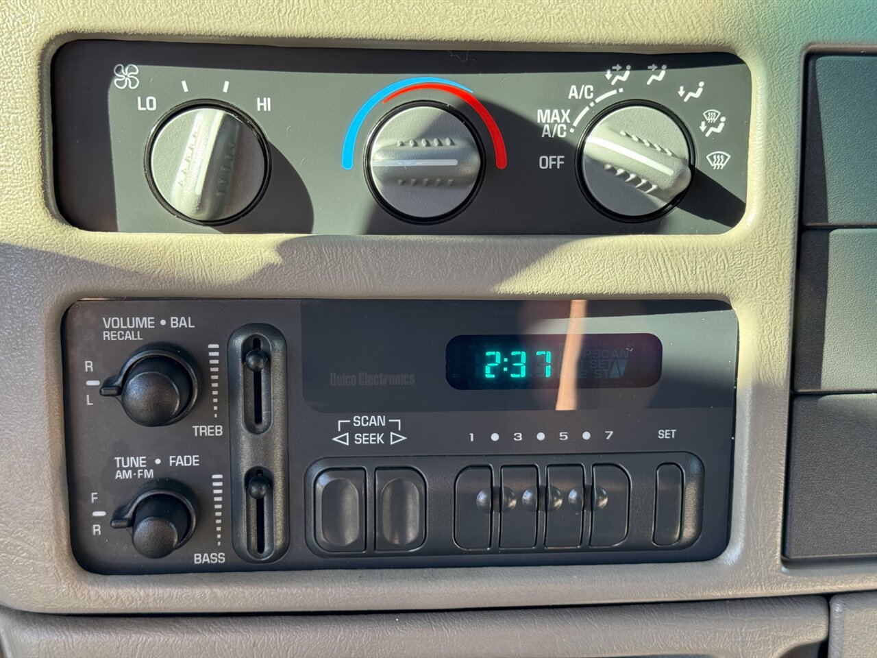 2005 Chevrolet Astro ONLY 59K MILES - Photo 20 - Portland, OR 97211