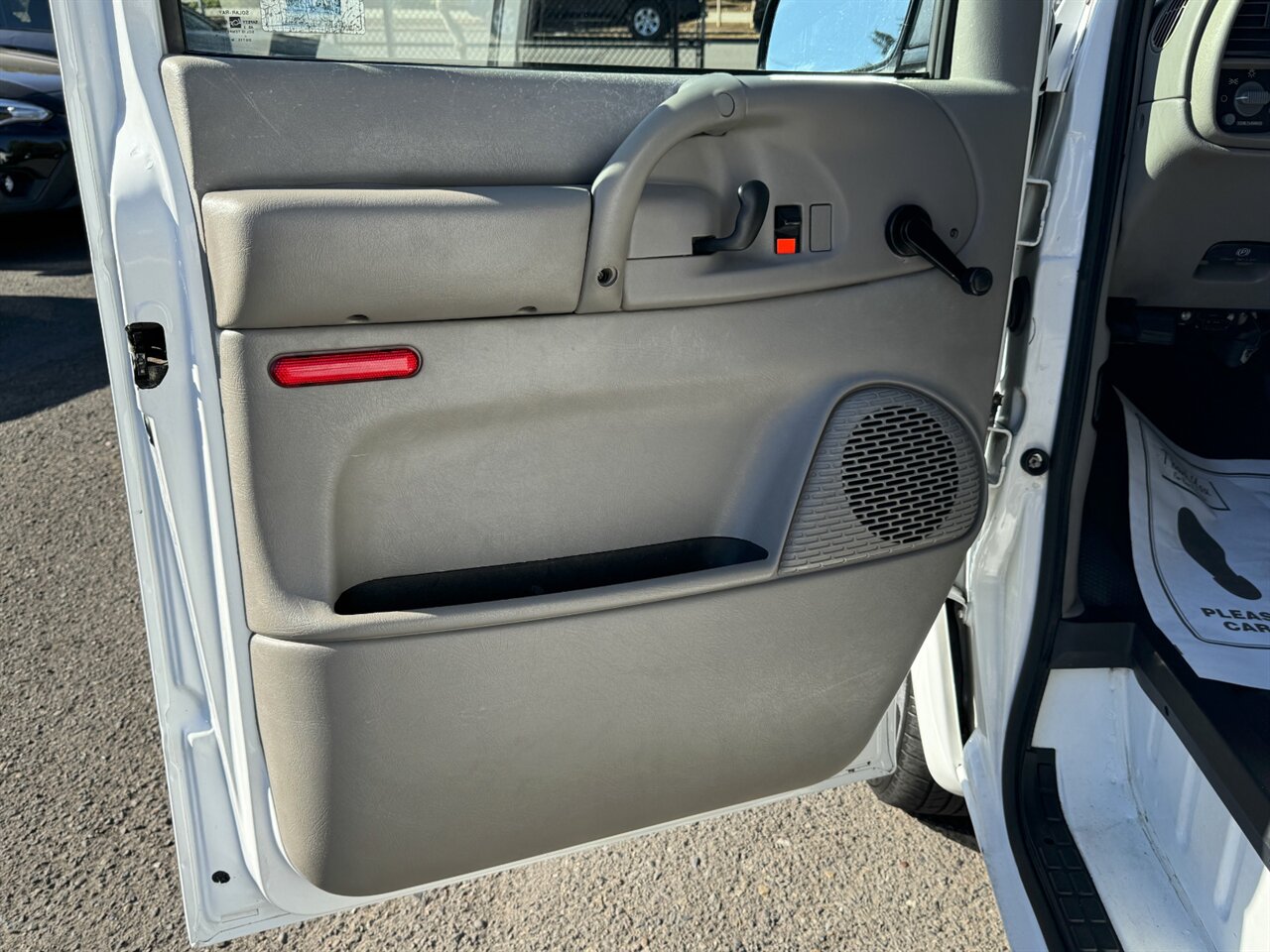 2005 Chevrolet Astro ONLY 59K MILES - Photo 17 - Portland, OR 97211