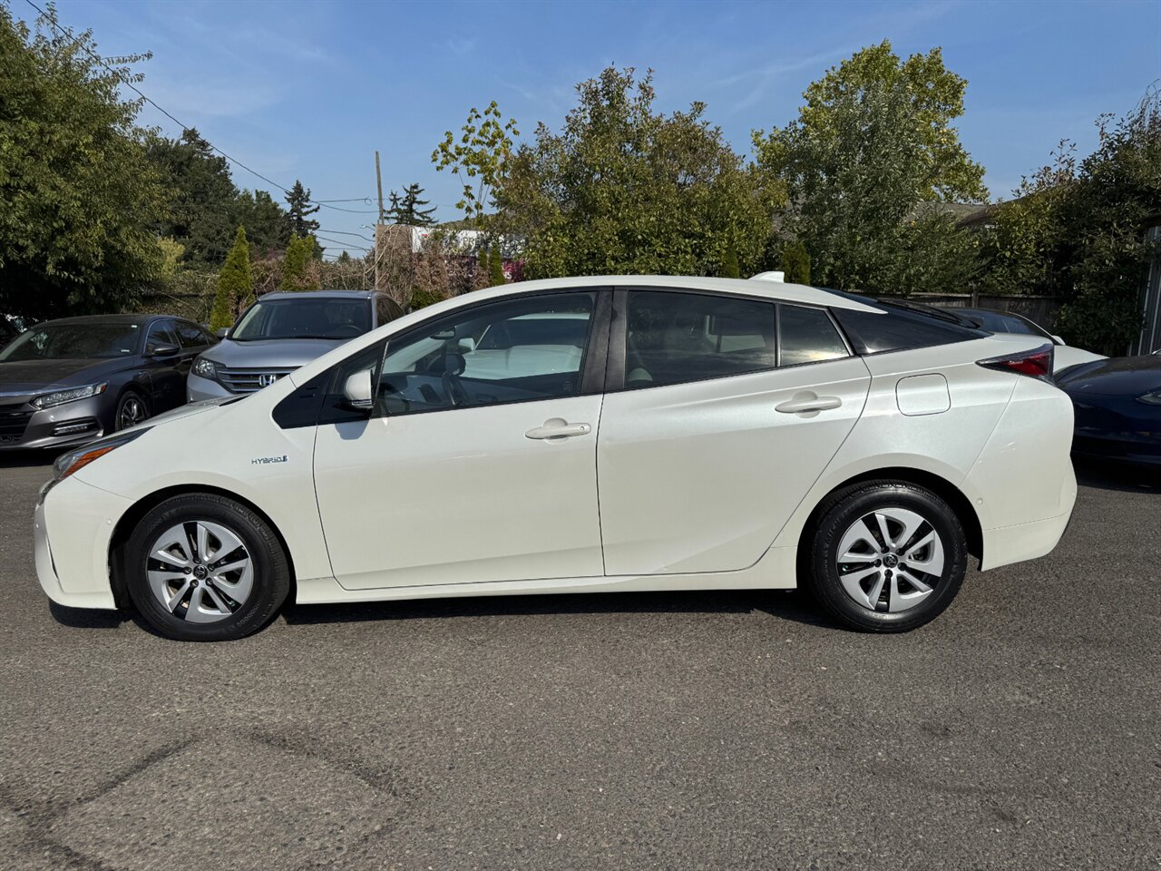2017 Toyota Prius Four LEATHER ADAPTIVE CRUISE - Photo 4 - Portland, OR 97211