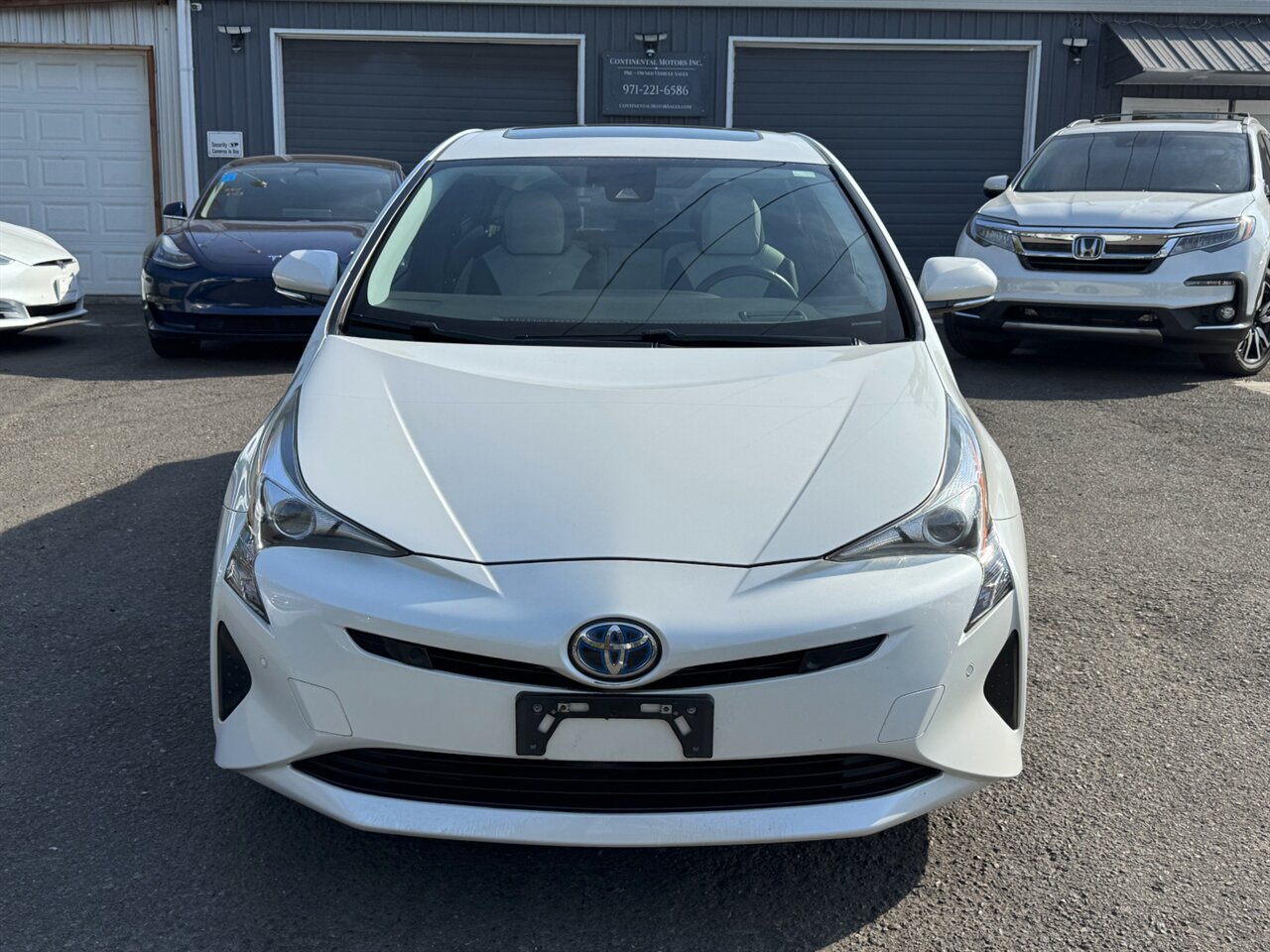 2017 Toyota Prius Four LEATHER ADAPTIVE CRUISE - Photo 5 - Portland, OR 97211