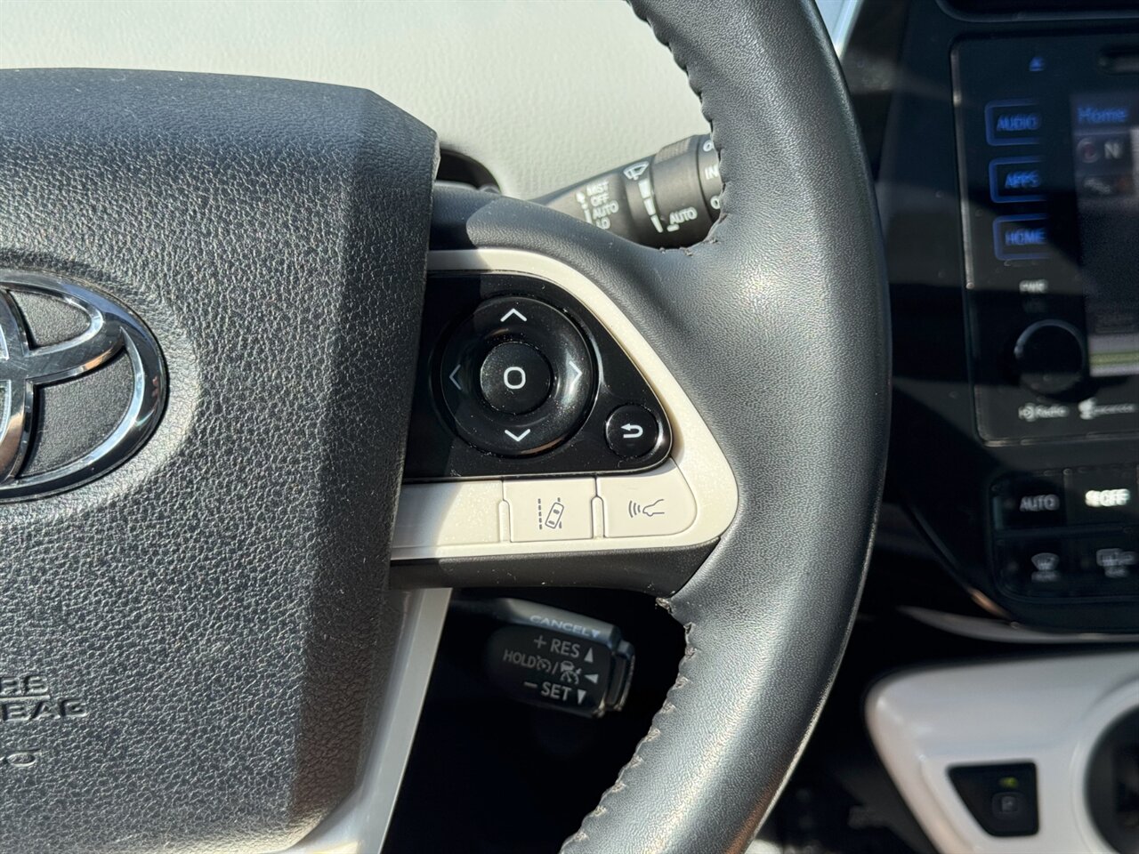 2017 Toyota Prius Four LEATHER ADAPTIVE CRUISE - Photo 23 - Portland, OR 97211