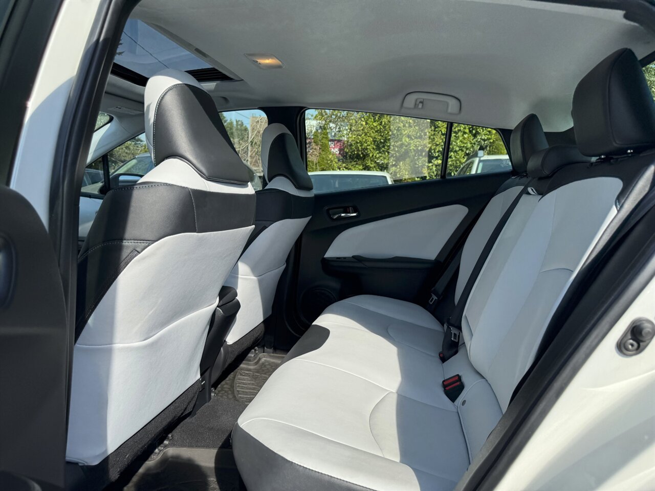 2017 Toyota Prius Four LEATHER ADAPTIVE CRUISE - Photo 13 - Portland, OR 97211