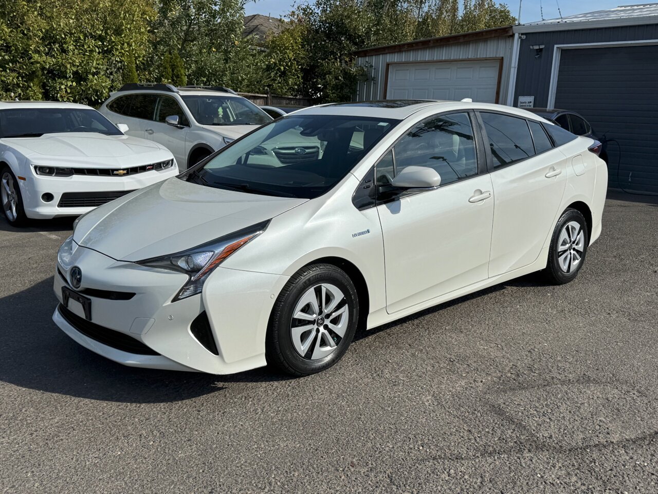 2017 Toyota Prius Four LEATHER ADAPTIVE CRUISE - Photo 3 - Portland, OR 97211