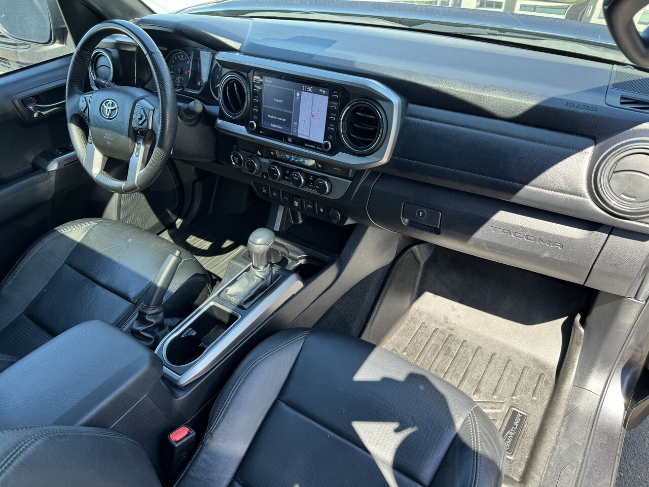 2022 Toyota Tacoma Limited   - Photo 21 - Portland, OR 97211